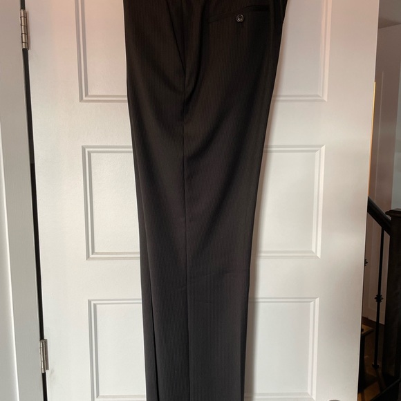 Black Hugo Boss suit for men - Picture 8 of 15